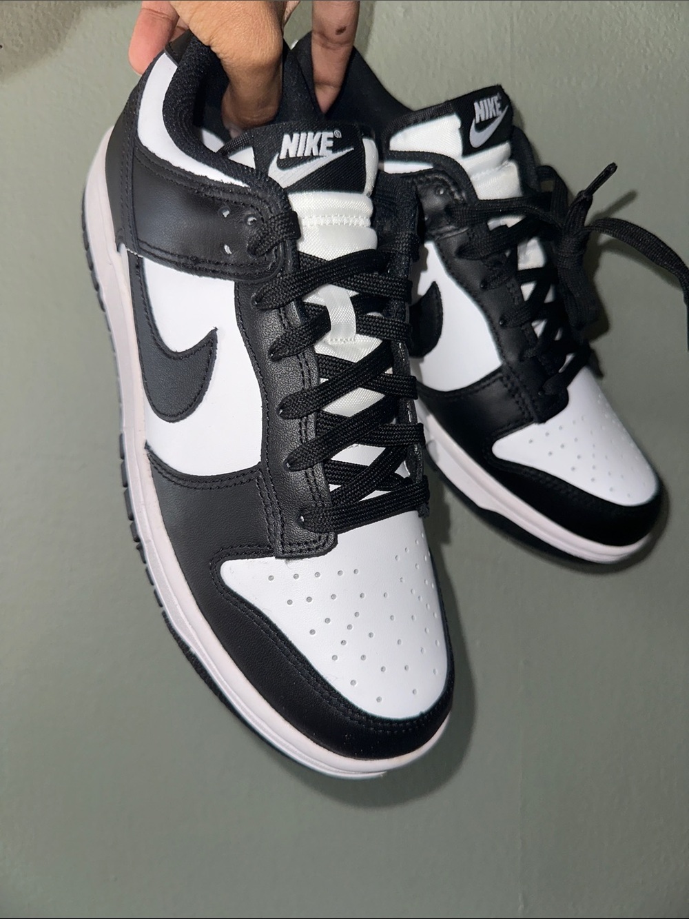 NWT Nike Low-Top Sneakers - Black and White